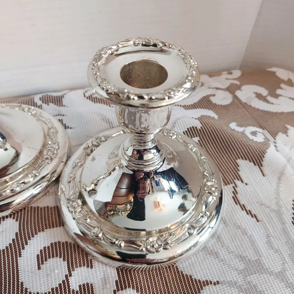 Oneida Silver Plated Candlesticks Pair Floral Embossed Weighted Japan 4.5 inch